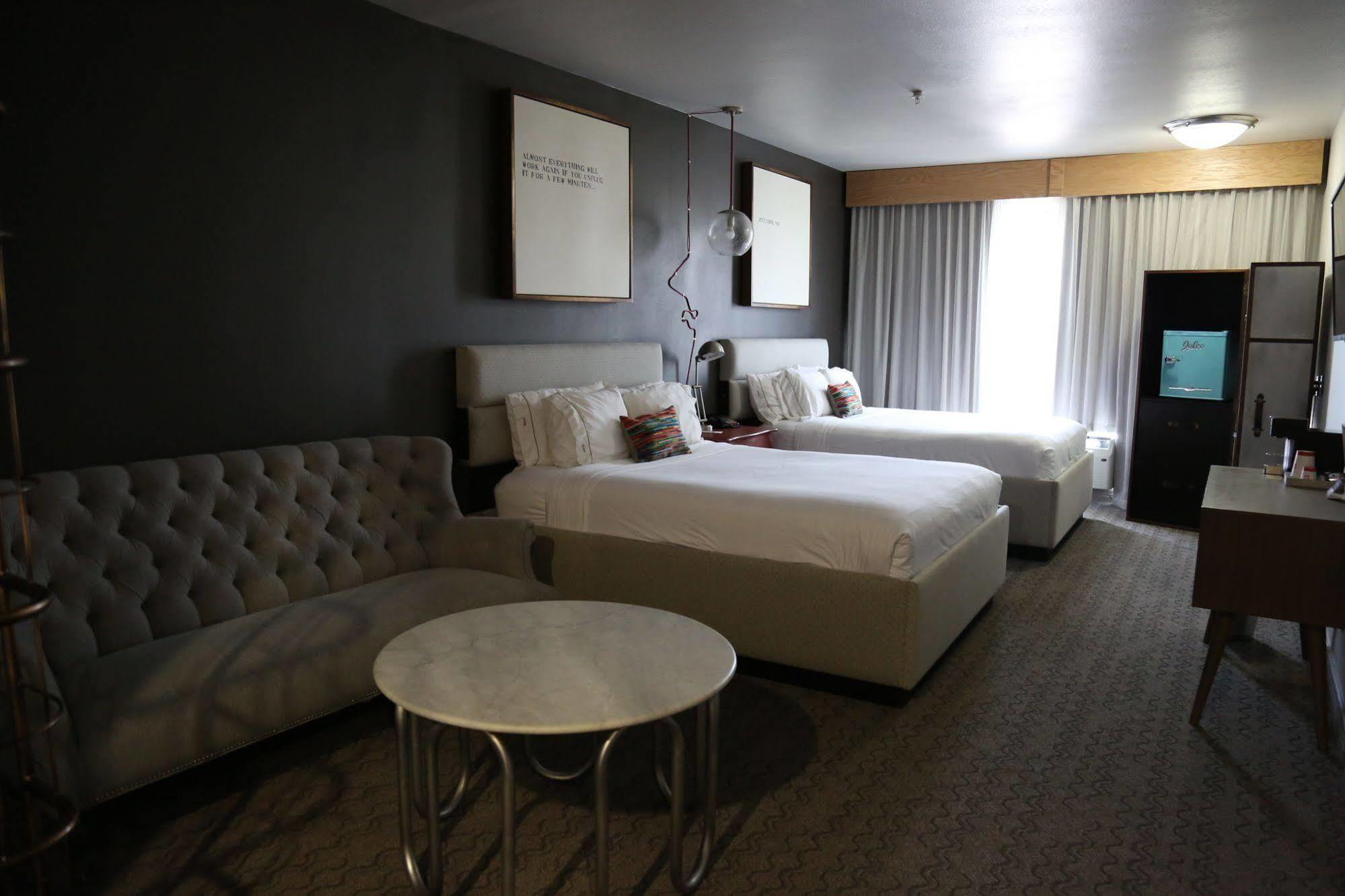 Hotel Ylem Houston Bagian luar foto